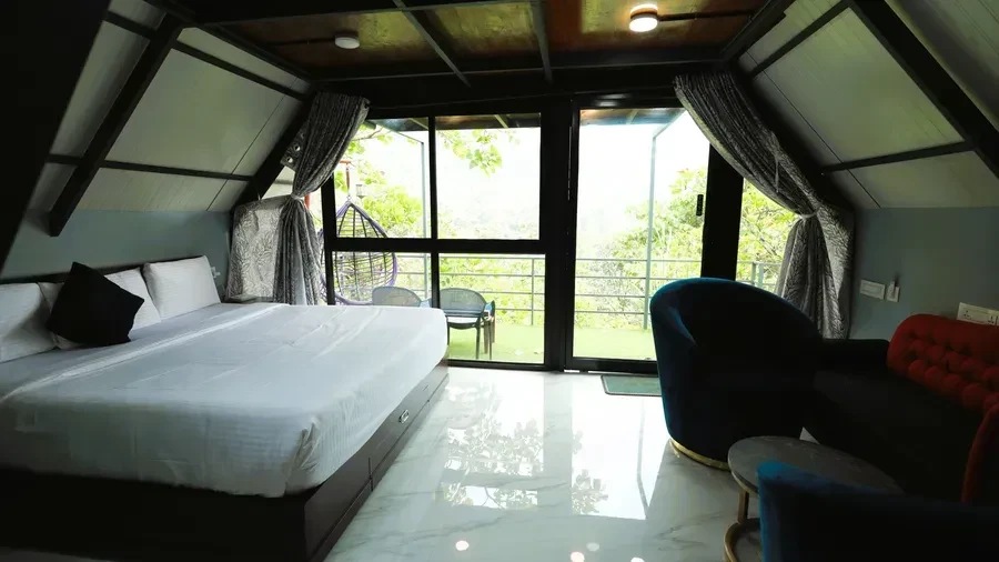 Family Suite with Private Balcony — photo 14